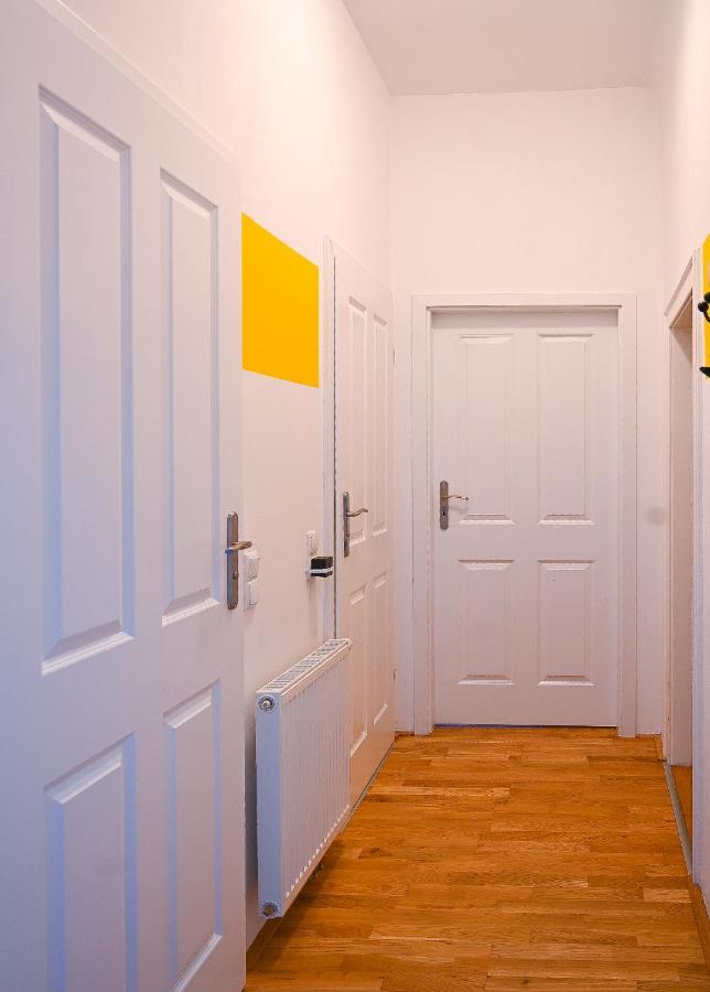 Backpacker Apartment Hofburg فيينا المظهر الخارجي الصورة